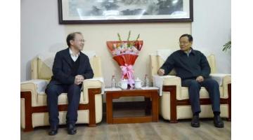 廣西壯族自治區(qū)主席陳武慰問國家科技進(jìn)步獎(jiǎng)獲獎(jiǎng)?wù)咄蹼p飛董事長(zhǎng)